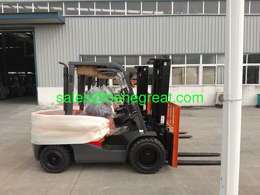 Empilhadeira diesel com capacidade de 6600lbs isuzu motor 3ton empilhadeira com transmissão hidráulica proveedor