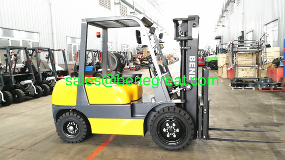 Empilhadeira diesel con capacidad de 6600lbs motor Isuzu de 3 toneladas empilhadeira con transmisión hidráulica proveedor