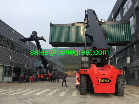 Fábrica china de montacargas para contenedores de 45 toneladas CRS4532 con transmisión ZF proveedor