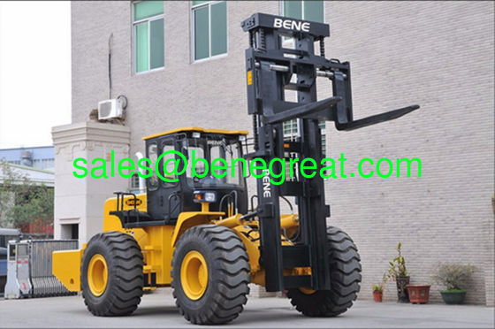 BENE 10ton/15ton/20ton carretilla elevadora todo terreno carretilla elevadora todo terreno de 10ton/15ton/20ton con motor Cumins proveedor